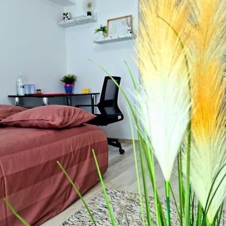 Ultracentral Magheru Studio Apartment Bucharest Exterior photo
